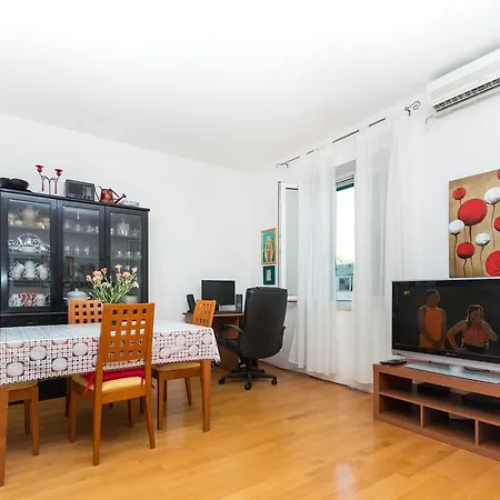 Apartment Apartment Leo *